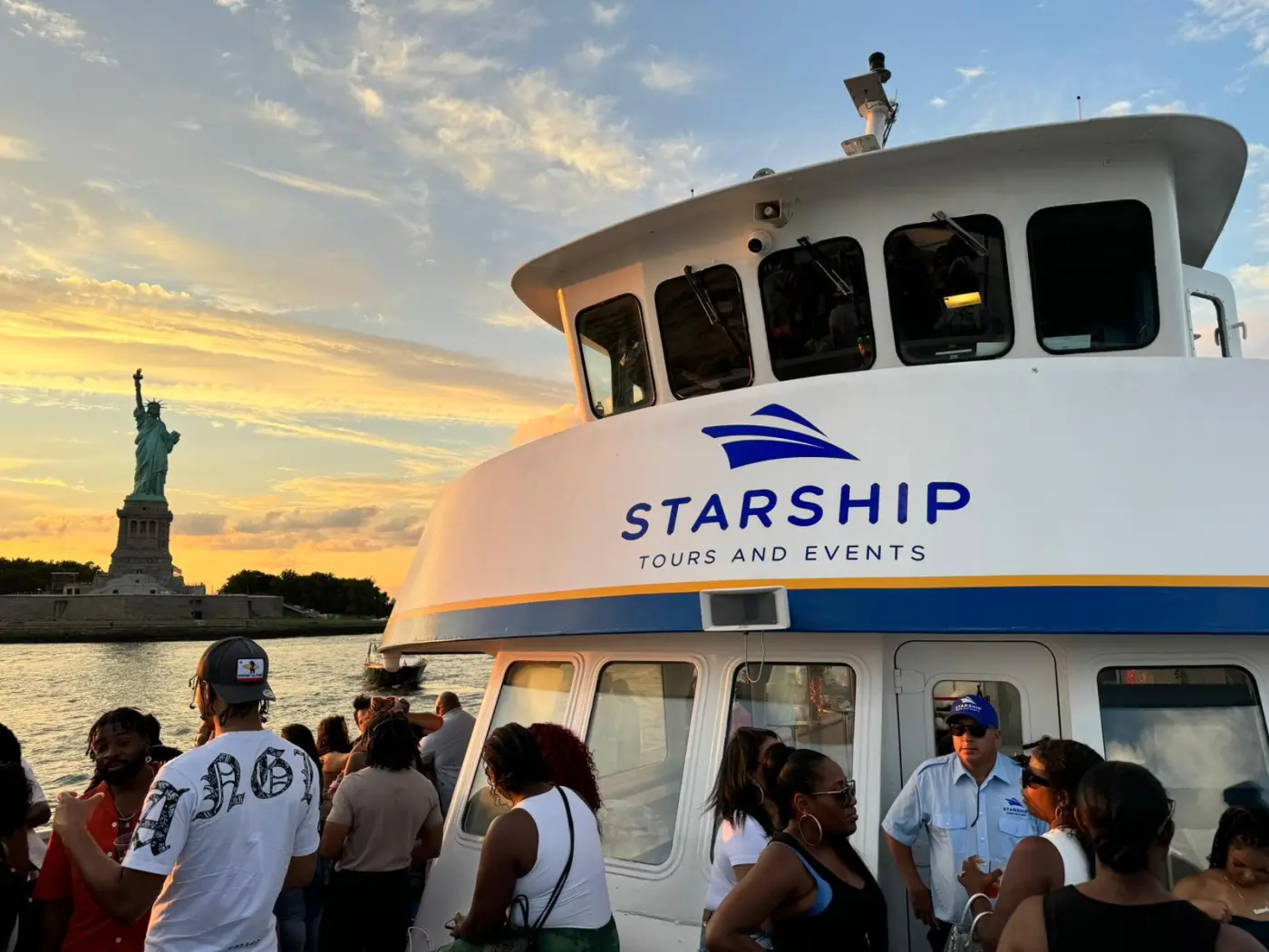 Starship Tours & Events - NYC Boat Tours and Sightseeing Cruises